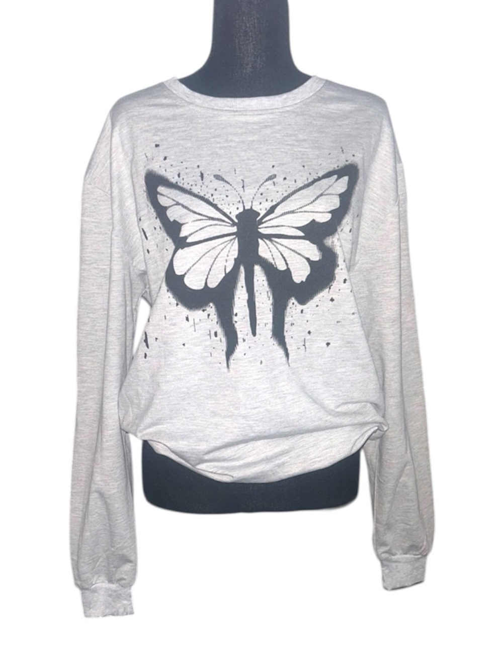 Butterfly Sweater🩶🖤 - Picture 3 of 5